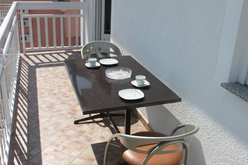 Apartments Miletic J-I Vodice Rum bild
