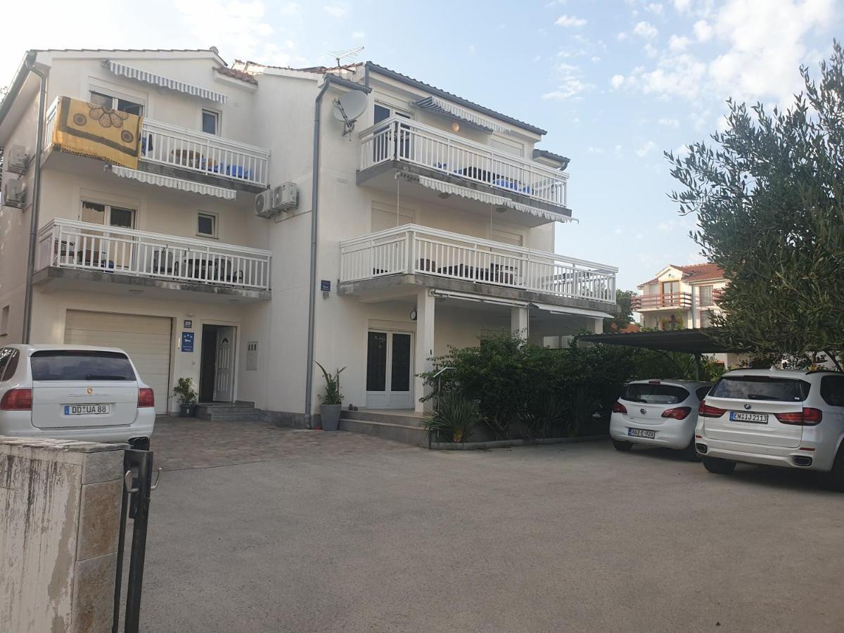 Apartments Miletic J-I Vodice Exteriör bild